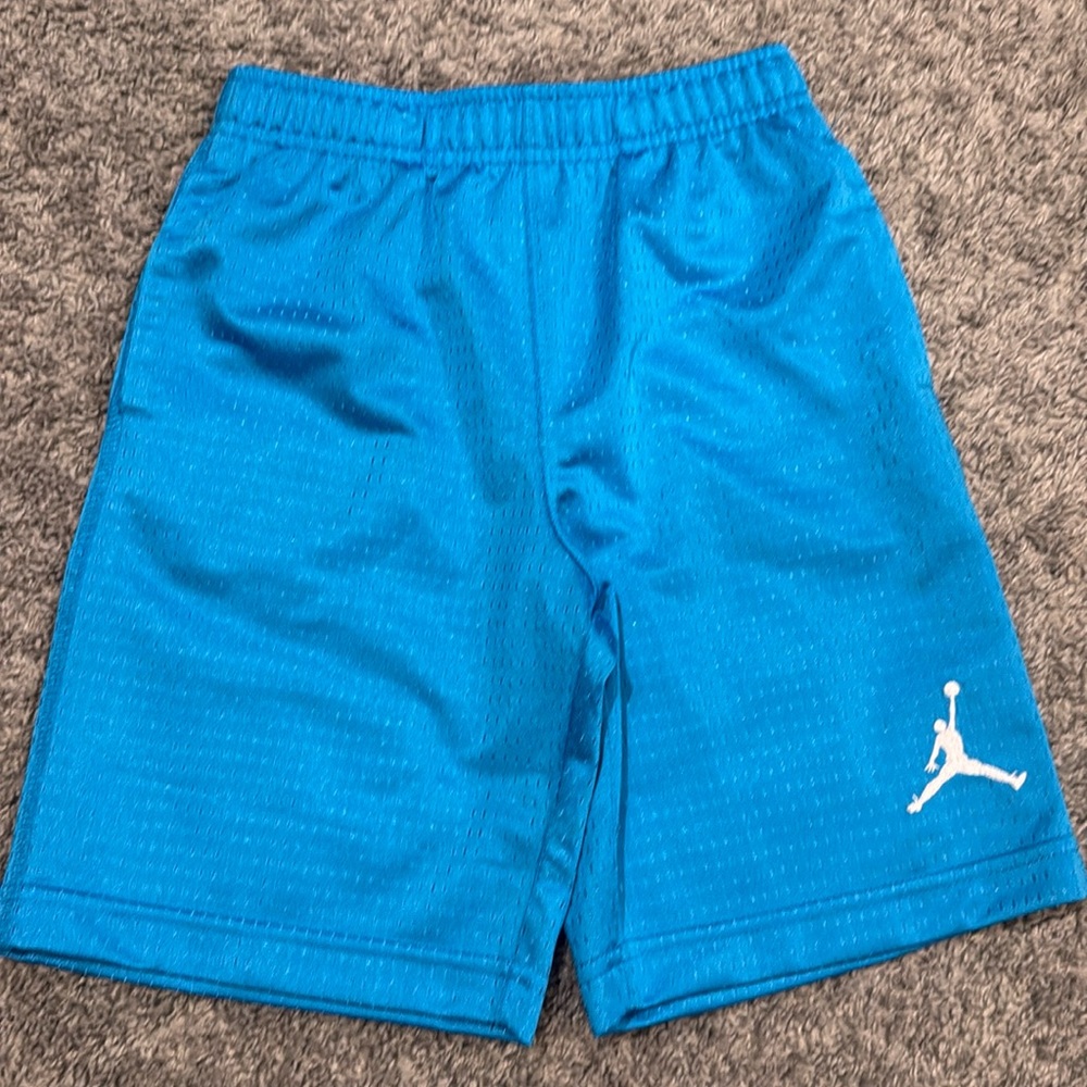 Boys Jordan basketball blue size M